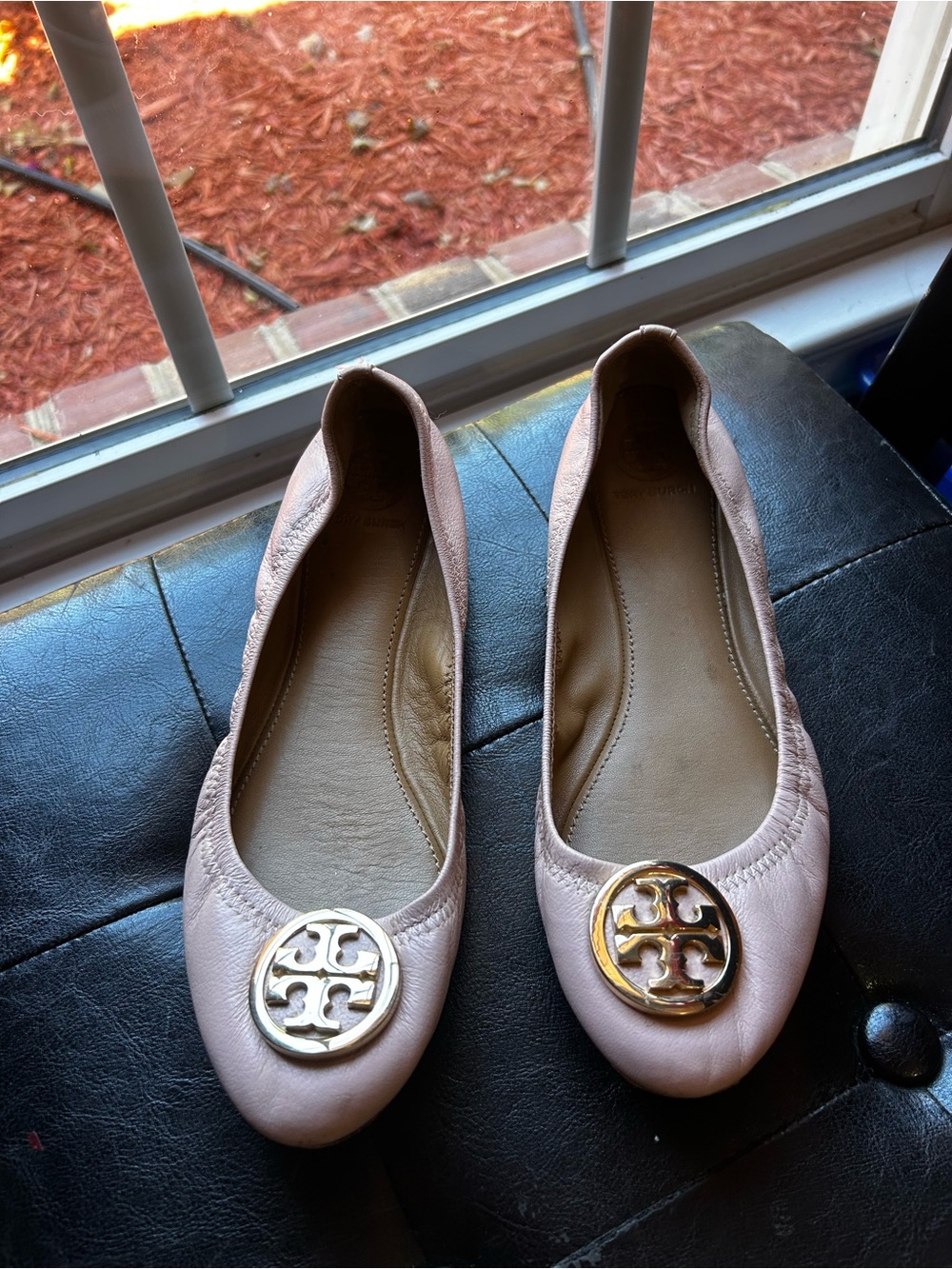 Tory Burch Benton 2 Travel Ballet Flats Size 7.5 M Pink  Gold Logo Leather Shoe